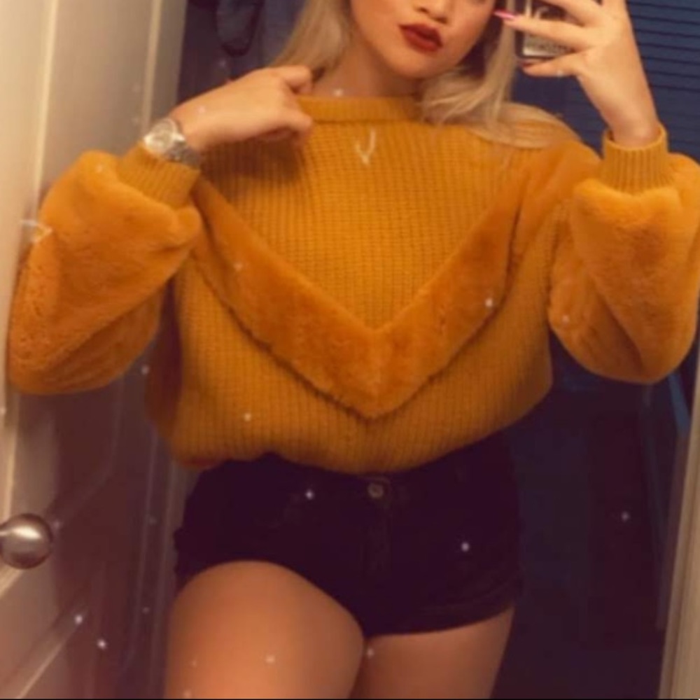 GUESS TEDDY SWEATER